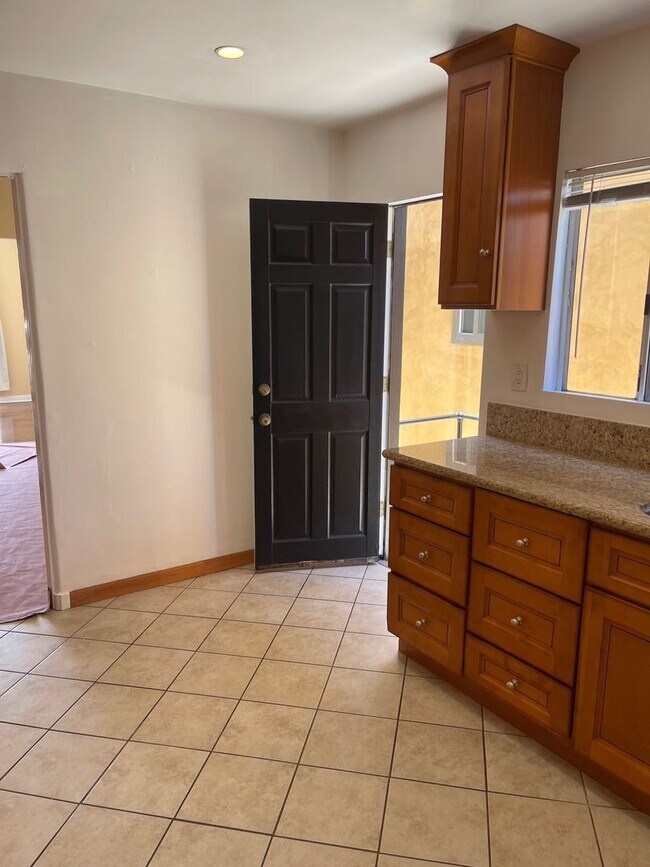 Building Photo - ONE TIME RENTAL - CHARLOTTE