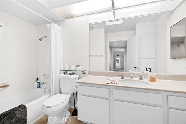 Building Photo - 4210 Vía Arbolada