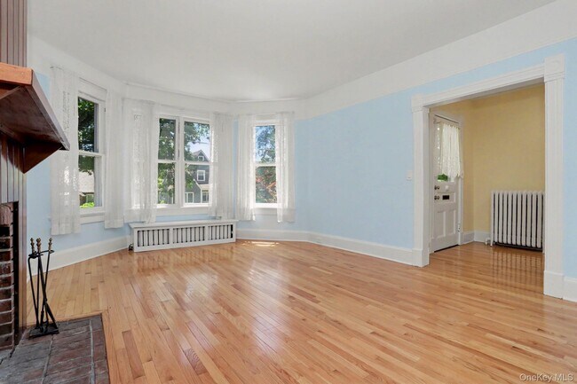 Building Photo - 71 Grand St
