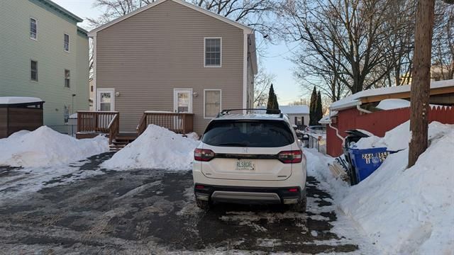 Building Photo - 266 Bell St