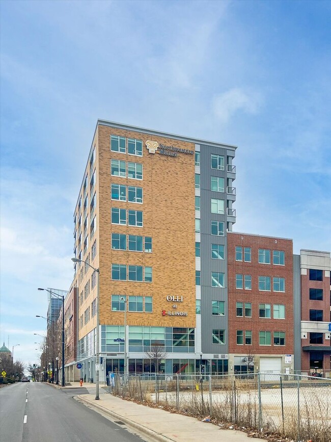 Building Photo - 3,400 SQFT CONDO IN DOWNTOWN CHAMPAIGN W/ ...