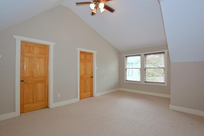 Building Photo - 3015 Chenevert St