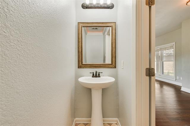 Building Photo - 10605 Bachman Dr