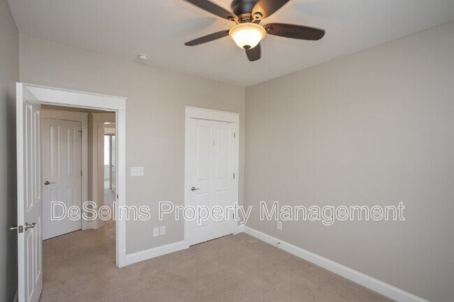 Building Photo - 3866 Somers Ln