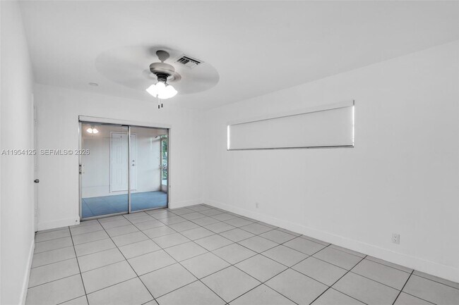 Building Photo - 4700 NE 21st Ave