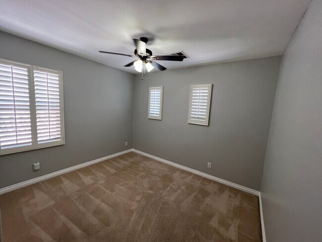 Building Photo - ALIANTE MASTER PLAN COMM/ GATED *5 BEDROOM...