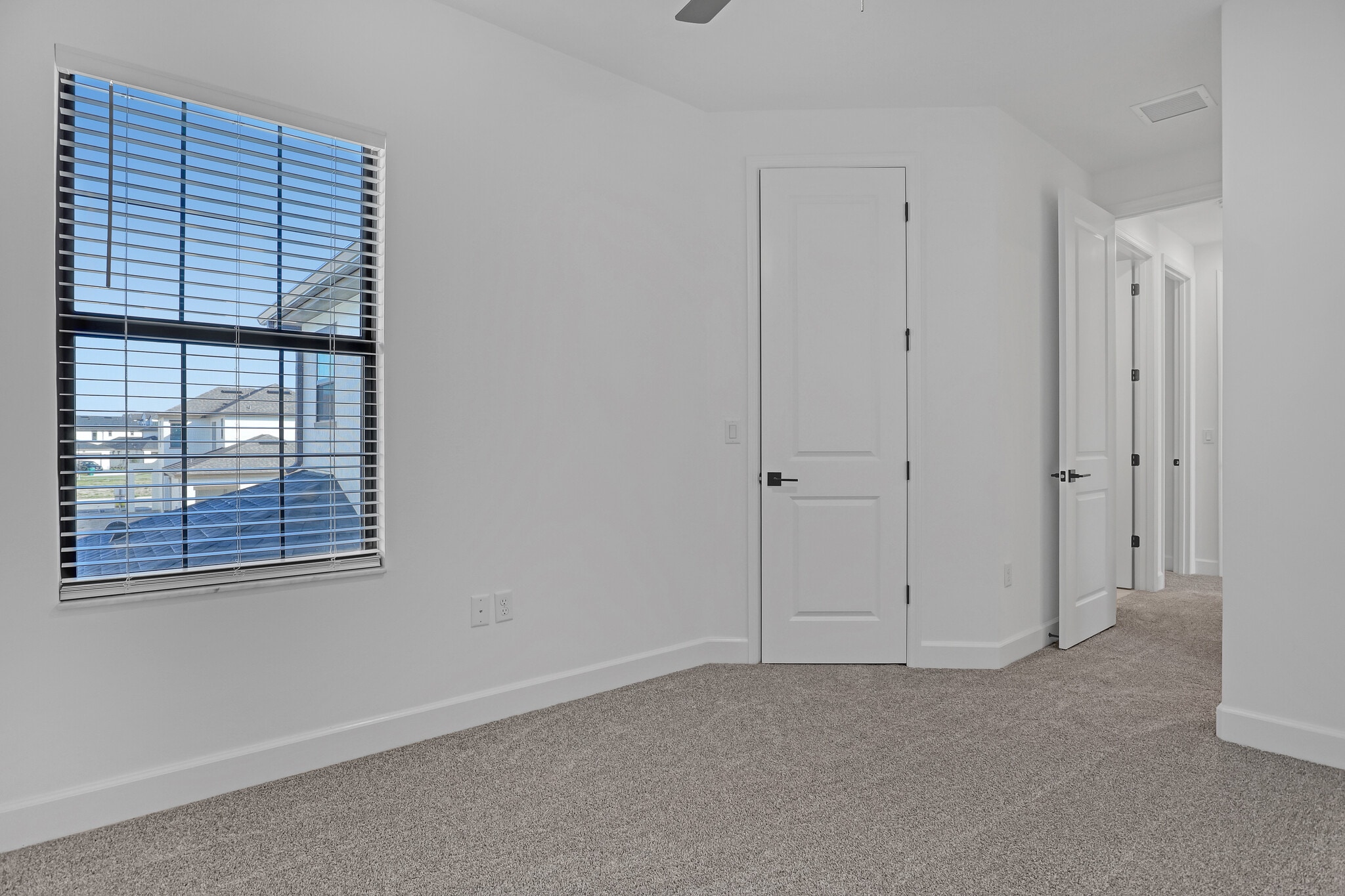 Building Photo - 2238 Salew St