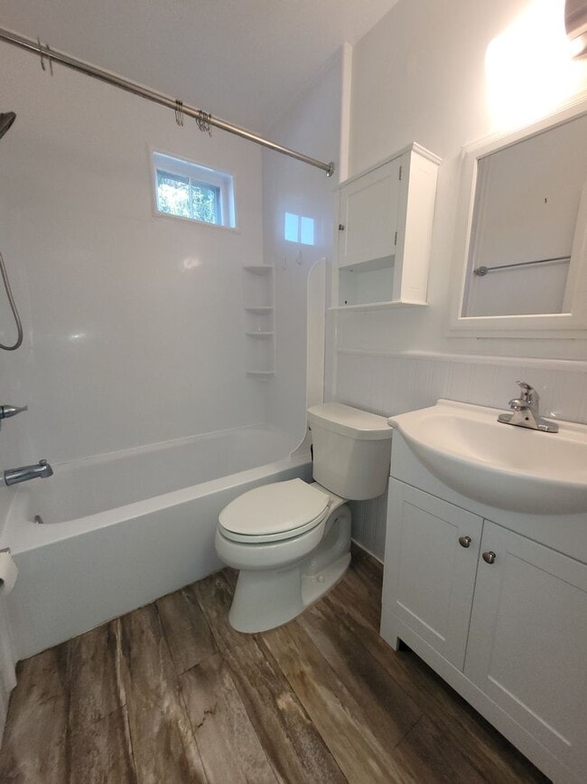 Building Photo - Monterey1408