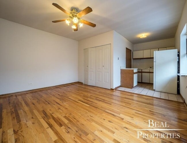 Building Photo - 0 bedroom in CHICAGO IL 60657