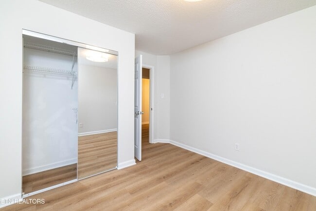 Building Photo - 1035 Nod St