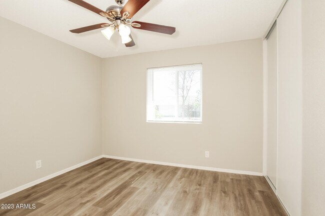 Building Photo - 2528 W Bloomfield Rd