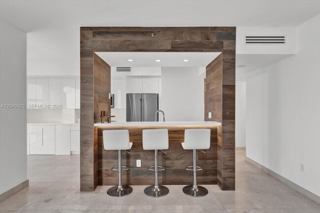 Building Photo - 4201 Collins Ave