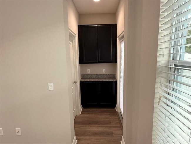 Building Photo - 15465 Honeybell Dr