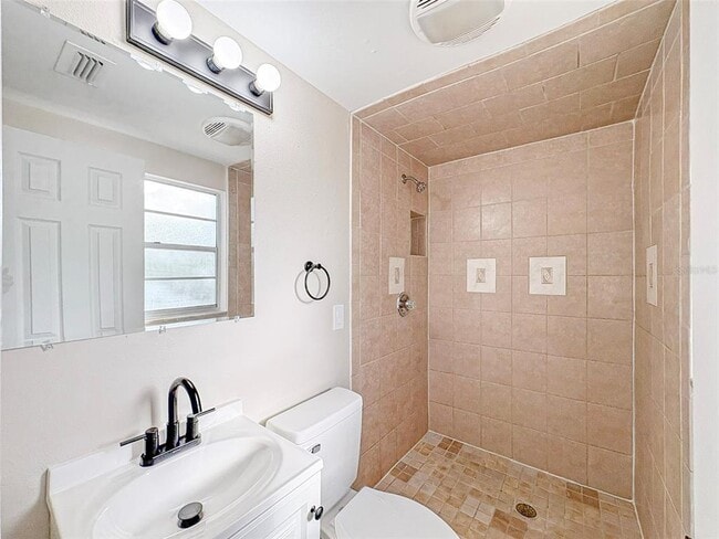 Building Photo - 1631 Monterey Ln