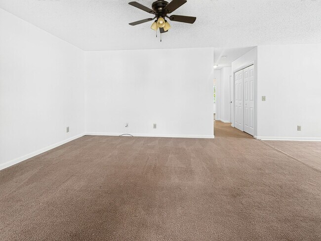 Building Photo - 6209 Friar Tuck Dr NW