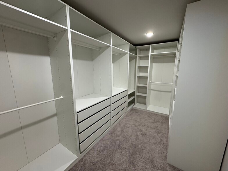 Building Photo - 1129 Georgian Point Dr