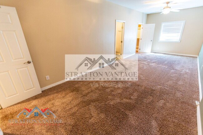 Building Photo - 2249 E Sells Dr