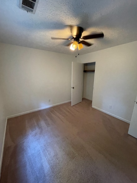 Building Photo - 3230 Meadowlark Ln NW