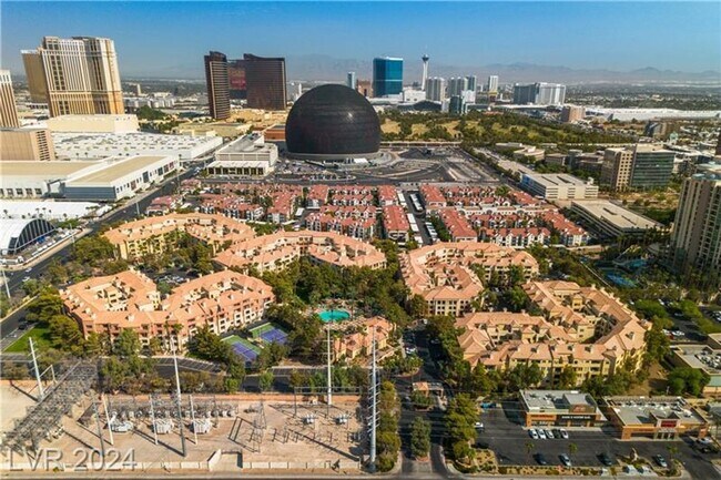 Building Photo - 270 E Flamingo Rd