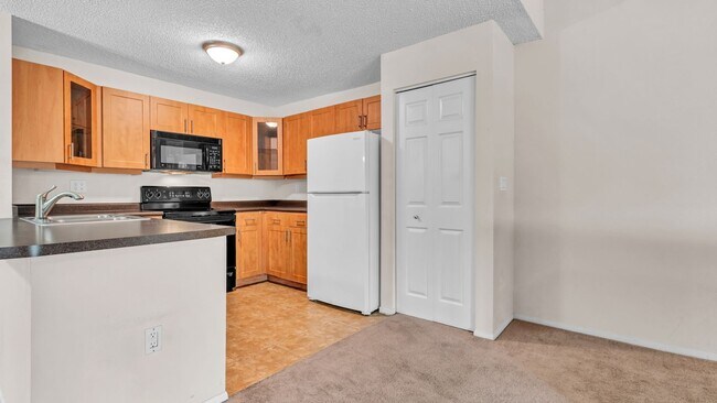 Building Photo - 5668 Baywater Dr