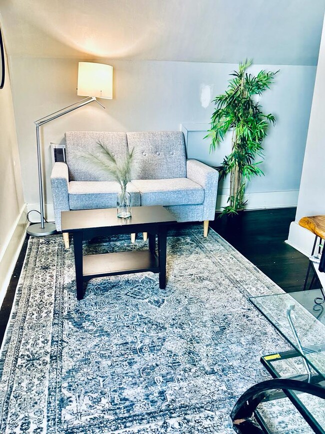 Building Photo - 75 Sanford St