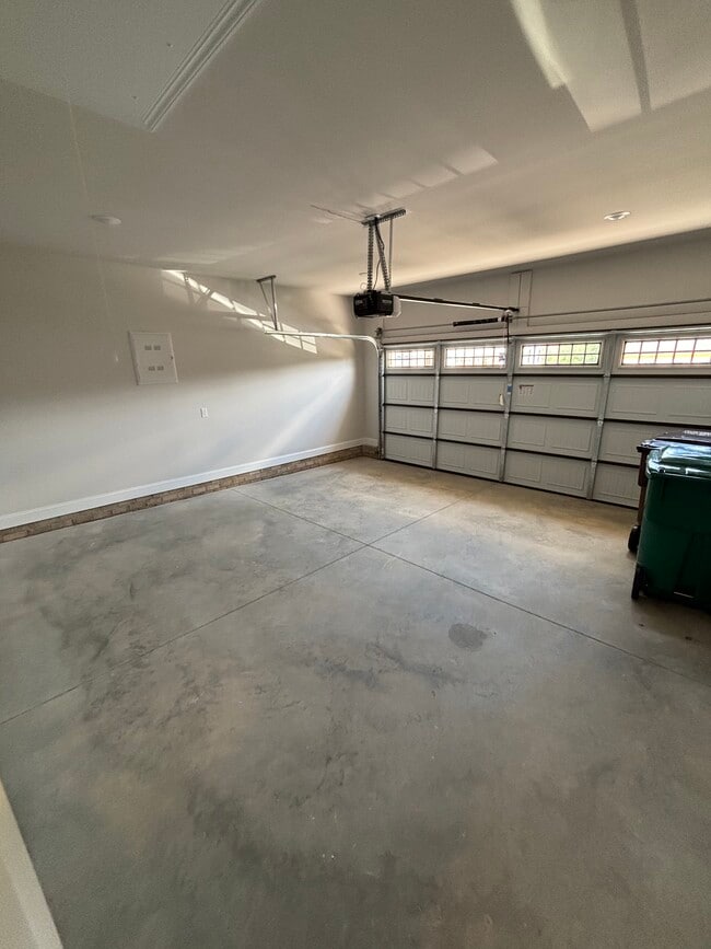 Building Photo - 1541 Barnstable Ct