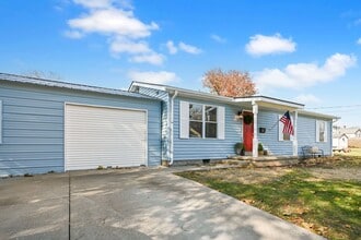 Building Photo - 421 Elkton Pl