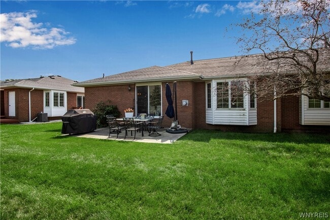 Building Photo - 6 St Charles Ct