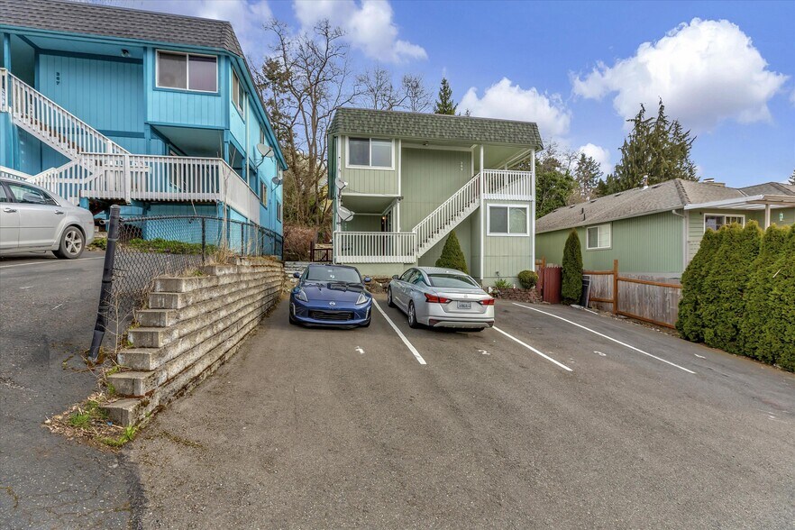 Building Photo - 361 Earlington Ave SW