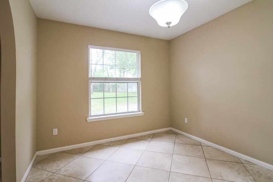 Building Photo - 8028 Bannockburn Dr