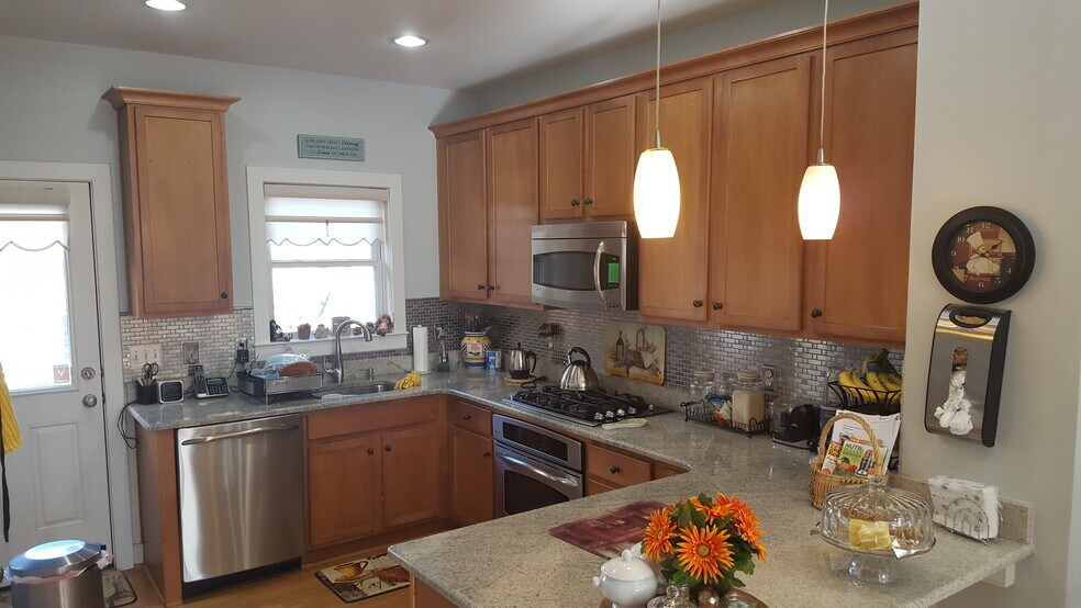 Kitchen - 4418 Longfellow St