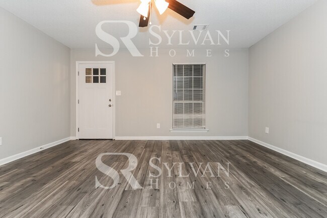 Building Photo - Lovely 3BR 1BA Home