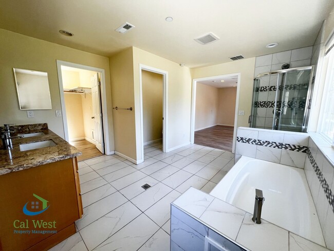Building Photo - $5800 - Spacious 5 Beds 4 baths with large...