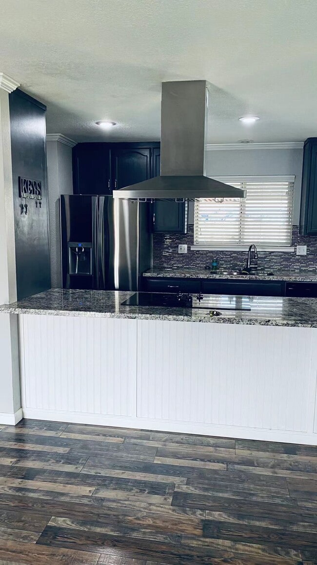 Building Photo - 711 Sandpiper Ln