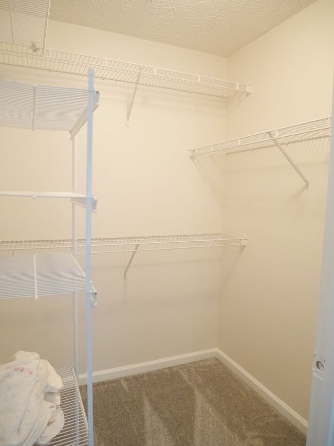 Building Photo - Spacious 2 Bedroom Condominium in Owings M...