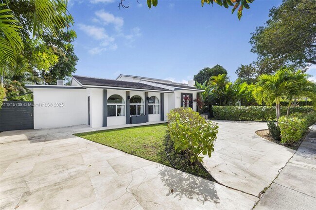 Building Photo - 1651 SW 13th Ave