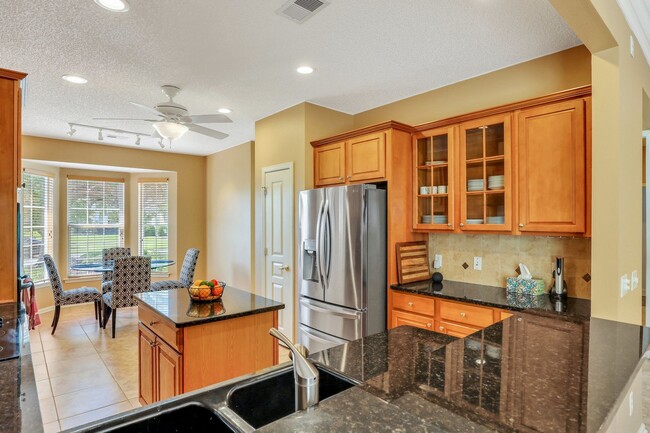 Building Photo - Stunning 2 bedroom, 2 bath in Bluffton