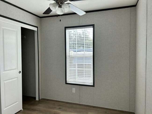 Building Photo - 5537 Our Ln