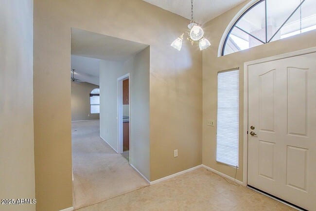 Building Photo - 13820 W Oak Glen Dr