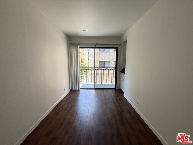 Building Photo - 1337 N Sierra Bonita Ave