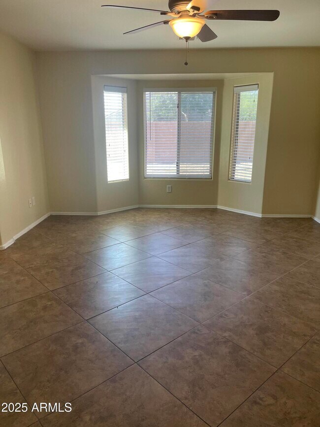 Building Photo - 1437 E Mayfield Dr