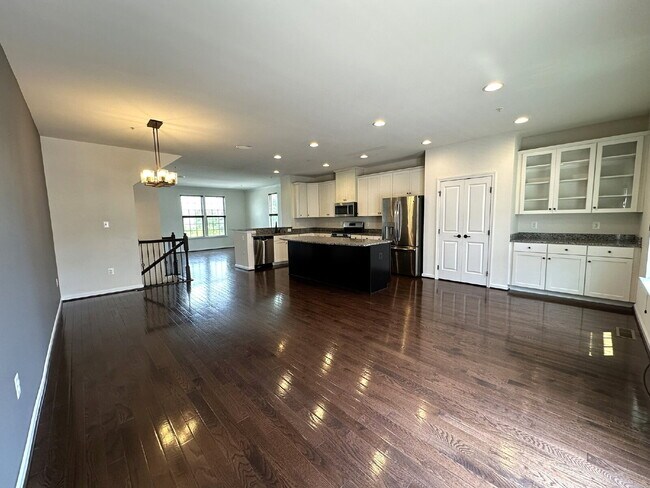 Building Photo - Three-Floor End Unit Townhome in Frederick