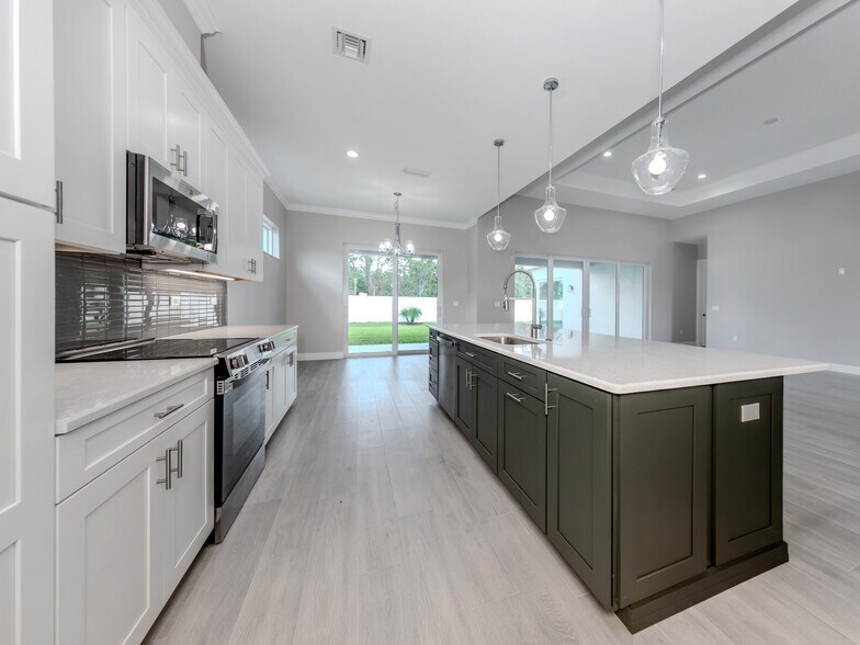 Building Photo - 1760 Lugano Cir