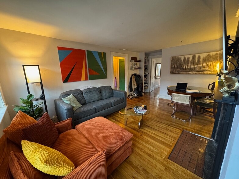 Building Photo - 8 Lindall Pl