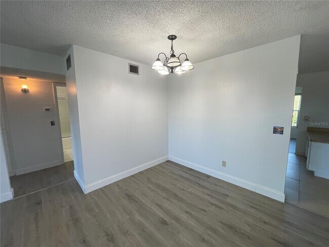 Building Photo - 2359 Finlandia Ln