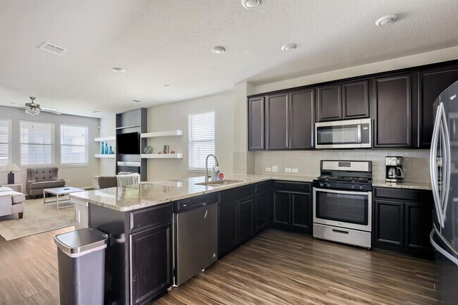 Building Photo - 5547 Bellissima Way