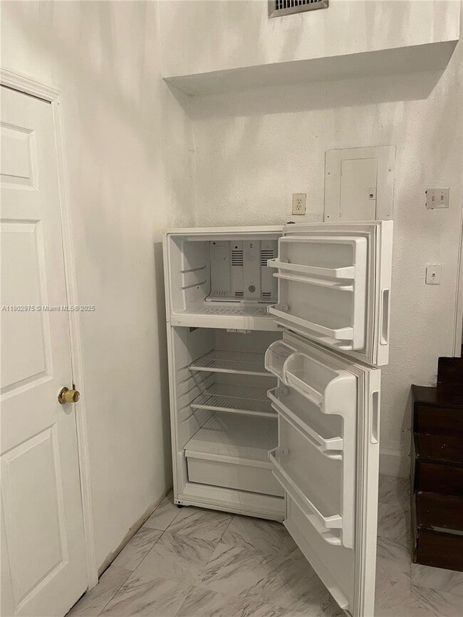 Building Photo - 640 NE 136th St