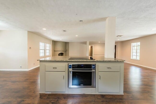 Building Photo - 630 Cherrybark Ln
