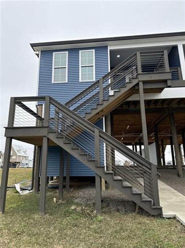 Building Photo - 142 Lakeview Dr