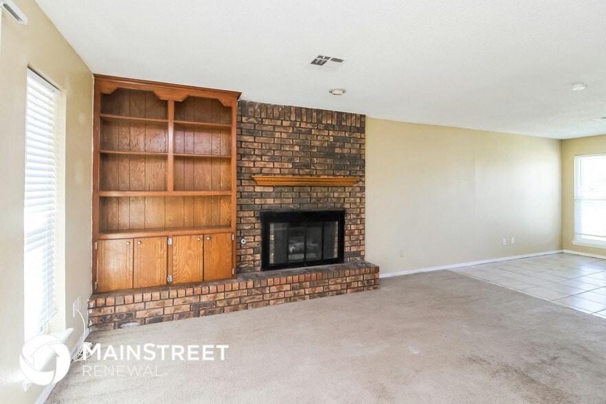 Building Photo - 301 Springfield Dr